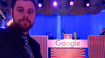 Strolling-Magic-At-The-NYC-Google-Holiday-Party